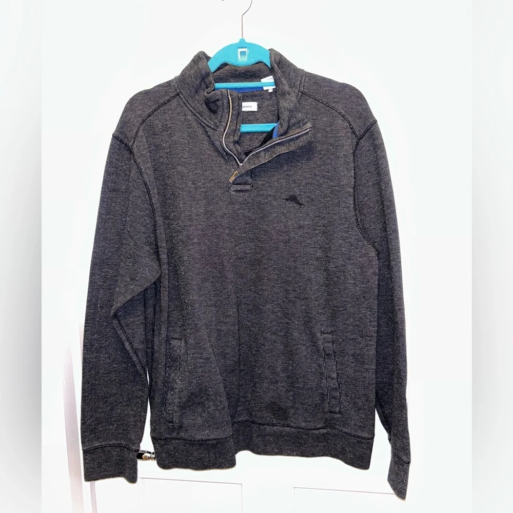 Tommy Bahama. Quarter zip sweatshirts. Medium - Picture 1 of 2